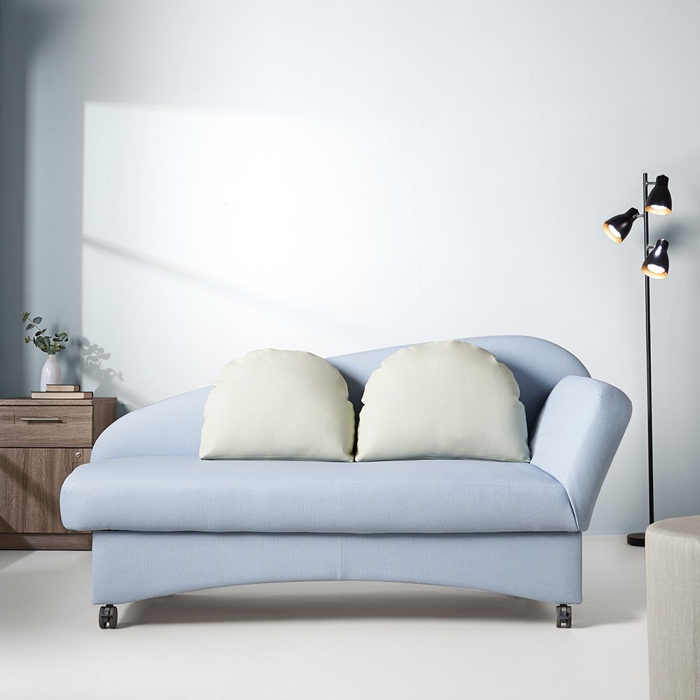 Lichtblauwe moby curv in slaapkamer